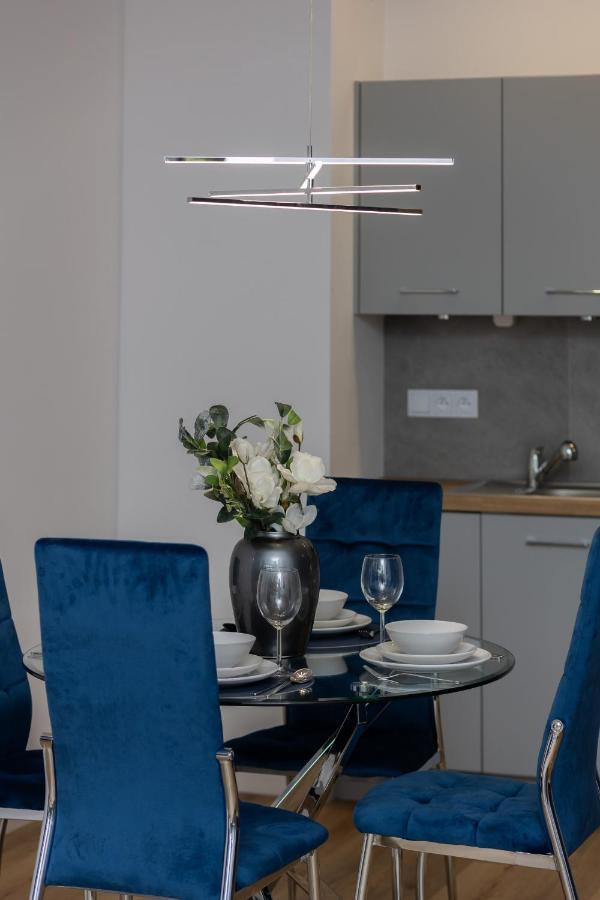Apartment Avenue Solidarnosci On Wola By Noclegi Renters Varsavia Esterno foto